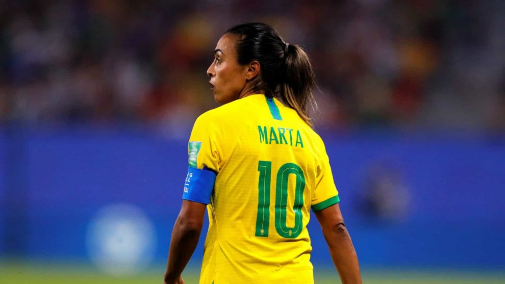 Marta é eleita a melhor jogadora do mundo e quebra recorde de